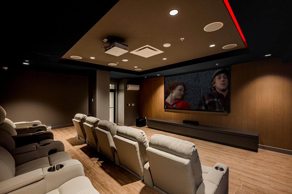 Cinema2_Central_Parc_Laval_-_Amenities__22_of_24__copy