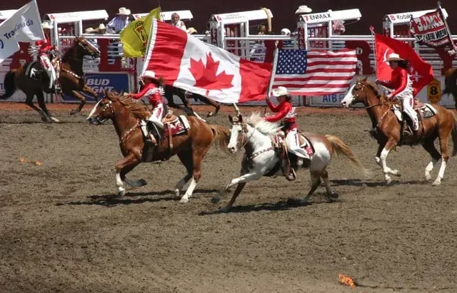 CSP+-+27701950+Horses+and+fire+1200x768-640w