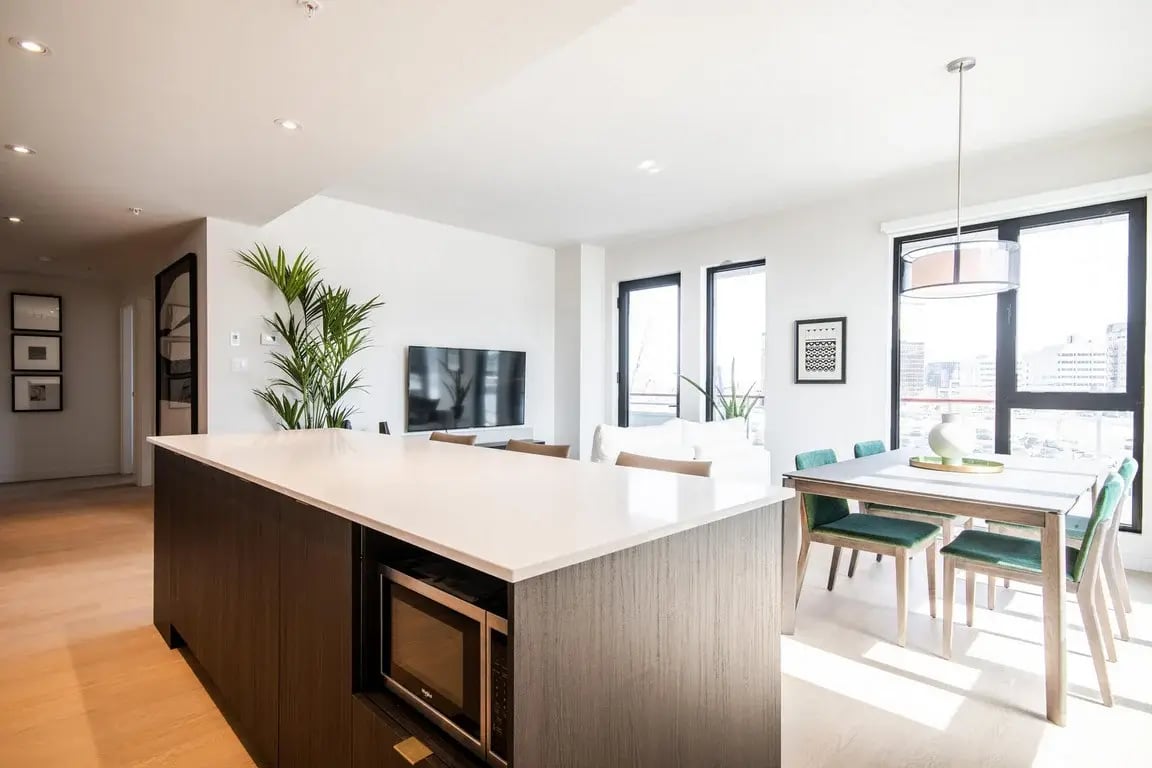 Suite_Dining 302-8