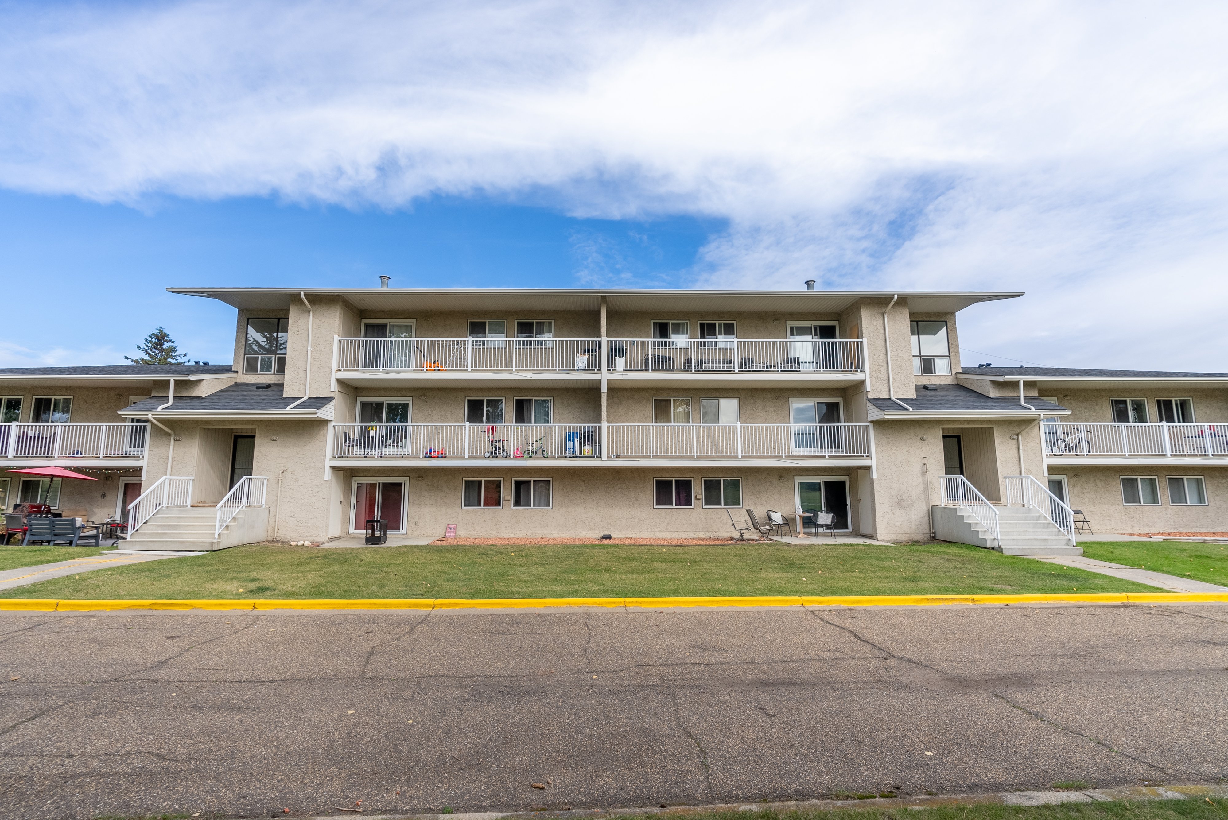 photo de la propriété pour le 15123 45 Ave. NW, Edmonton