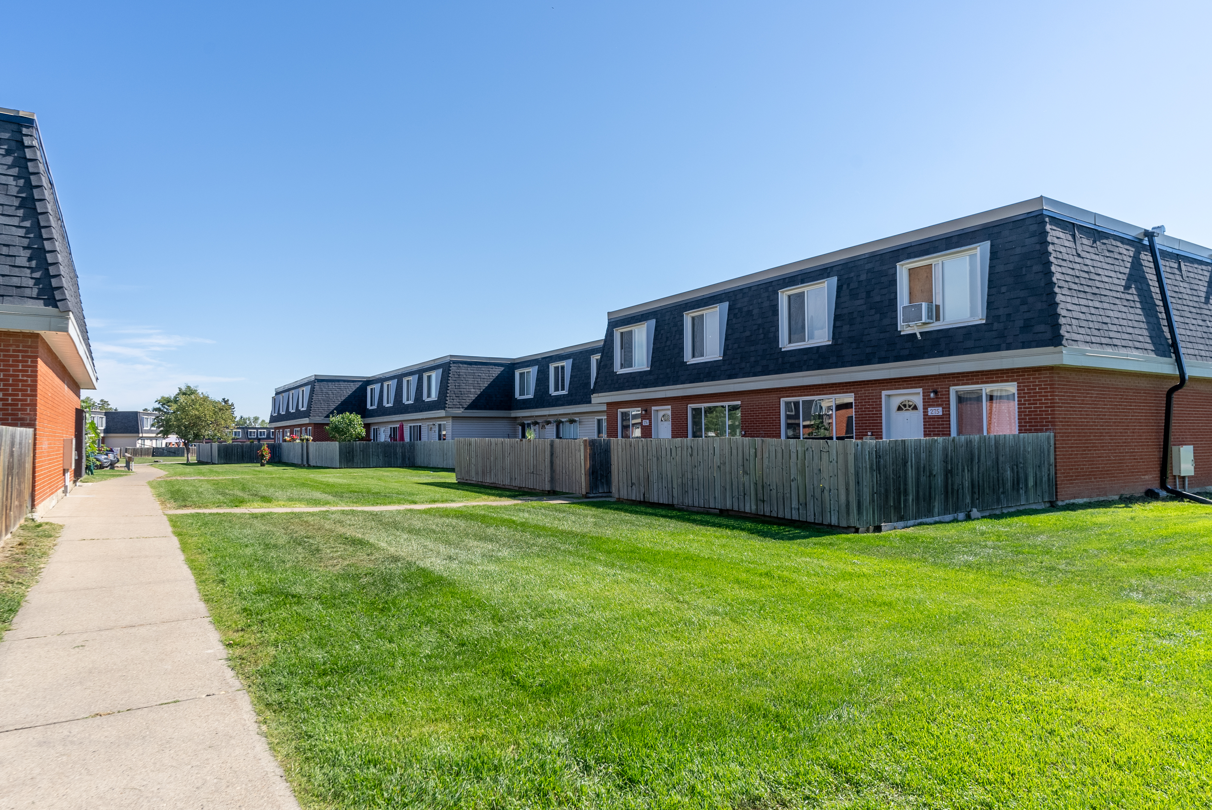 photo de la propriété pour le 17738 - 81 Ave, London