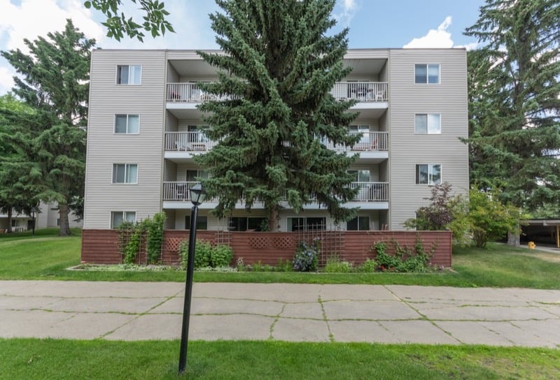photo de la propriété pour le 5020 Riverbend Rd. NW, London