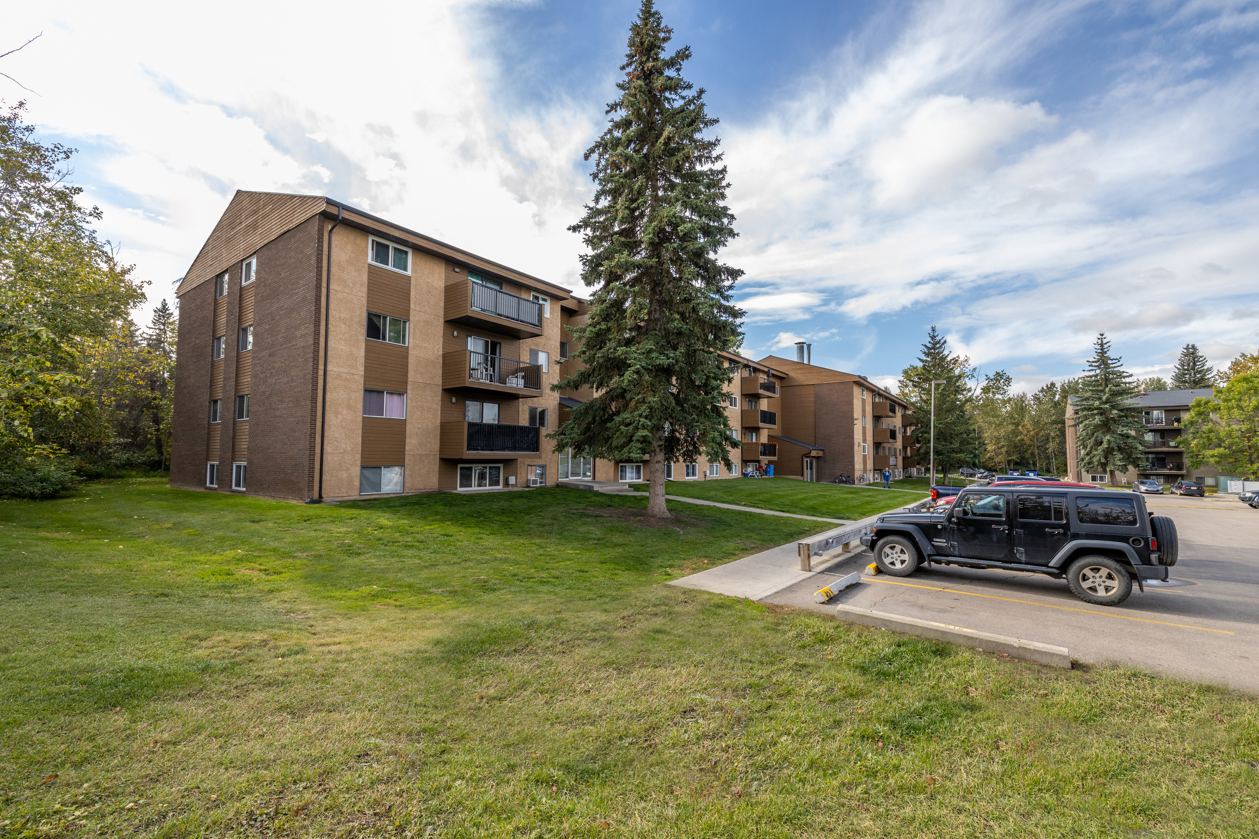 property photo for 101-799 Calahoo Rd., Spruce Grove