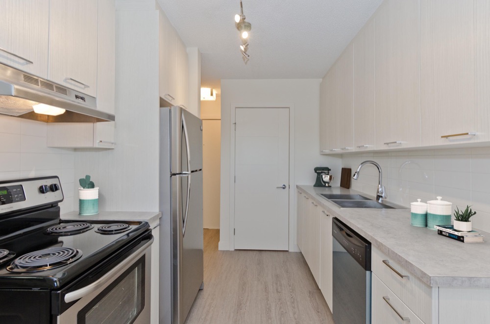 1 c. à c. (sous-sol) at Varsity Place Apartments